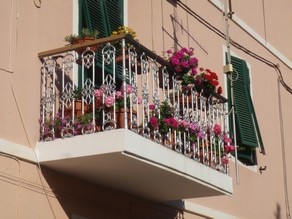 balkon met Italiaanse sfeer